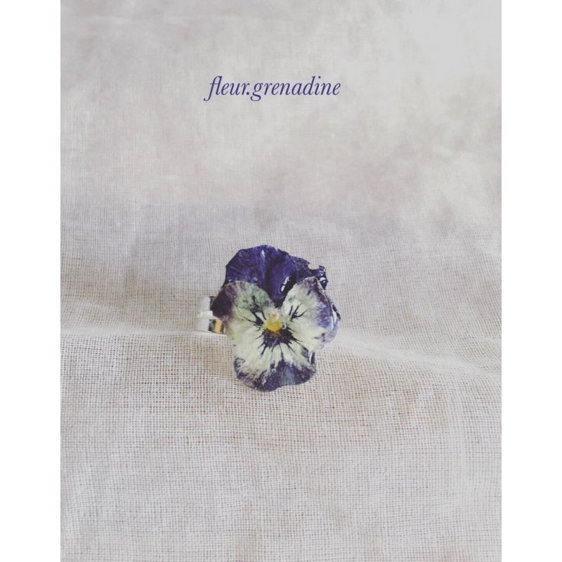 Bague pensée blanche et violette - Fleur Grenadine